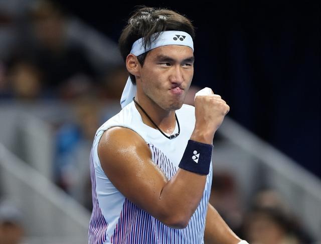 开云体育-德布劳内迎来七赛季出色发挥，切尔西观众热烈欢呼！-开云体育